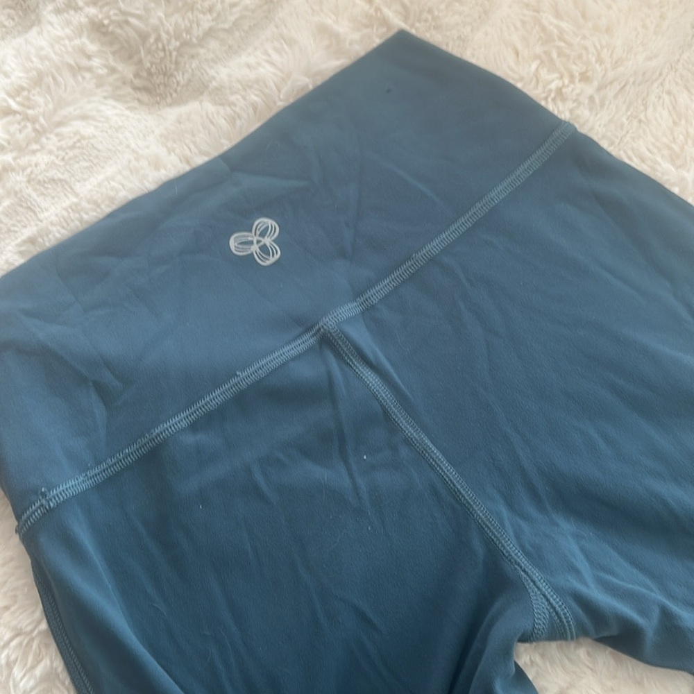 TNA Action straight leg leggings